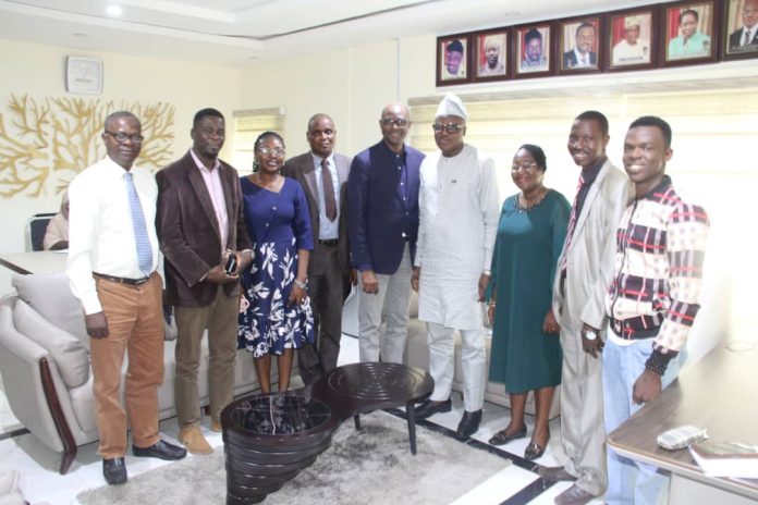 Dr. Nureni Adeniran (4th right), flanked by Dr. Sola Akande (middle) and others