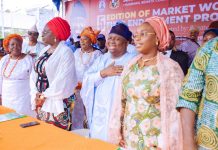 Senator Adeola Yayi Empowers 3,000 Market Men & Women with Business Grants in Ogun